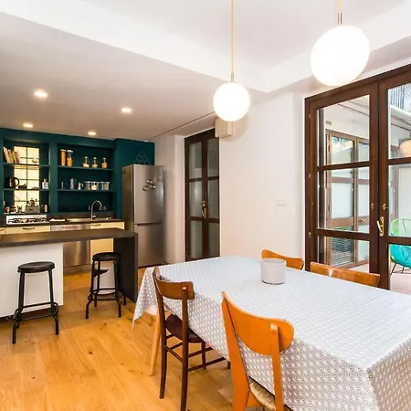 Lägenhet Vittorio Veneto Terrace Flat With Parking Turin