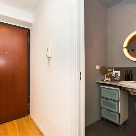 Vittorio Veneto Terrace Flat With Parking Lägenhet *
